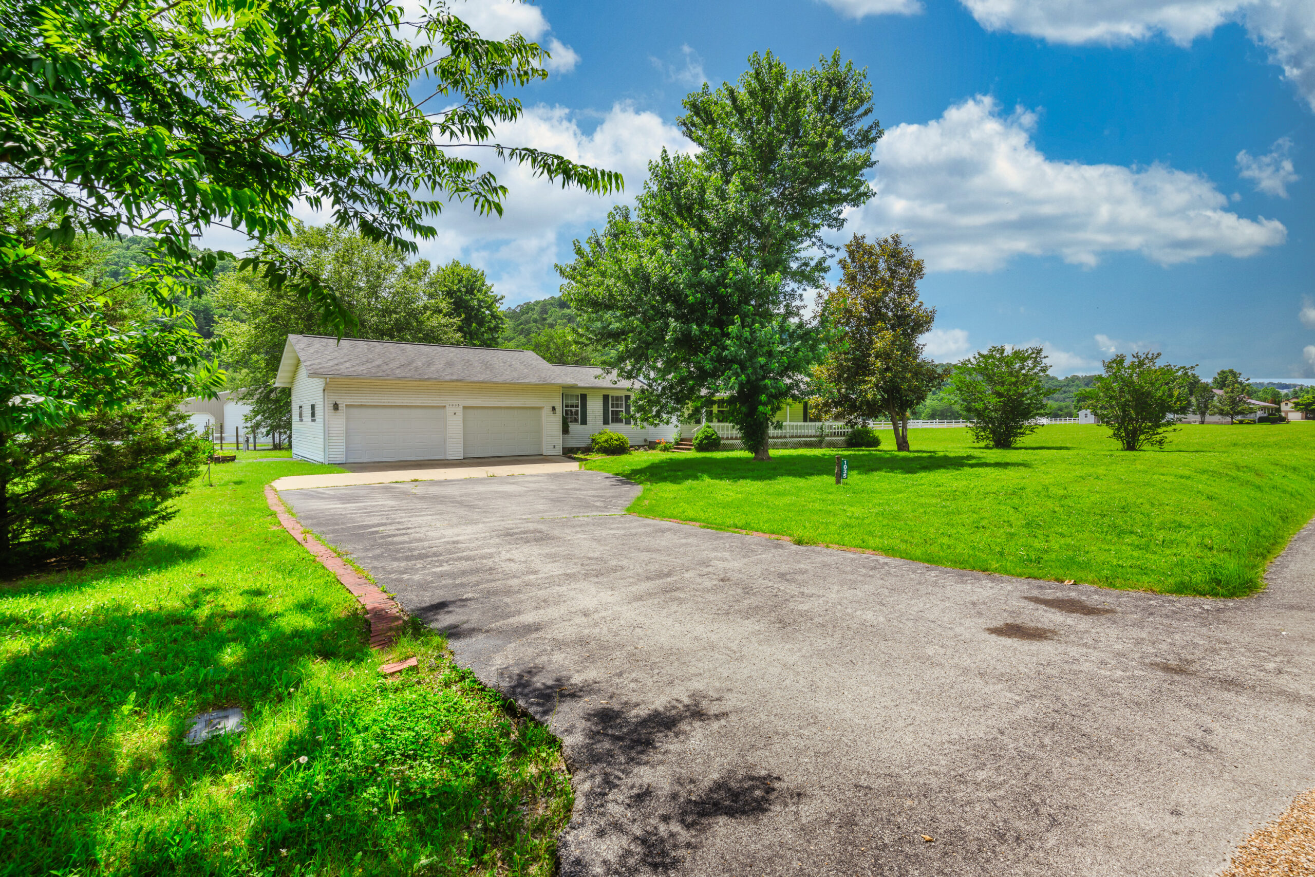 Front view of 1035 Riverview Drive, a 3-bedroom home in Norfork Village near the White River.